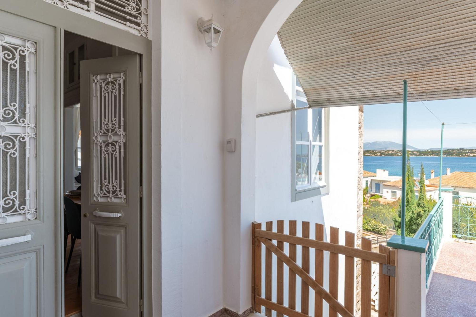 Martha'S House Apartment Spetses Town Exterior photo
